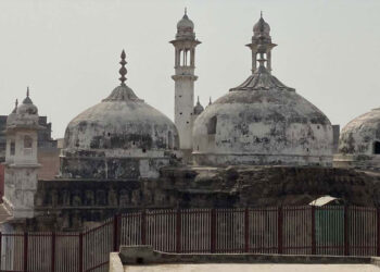 The Mosque Committee has moved the Supreme Court, arguing that the suits filed by the Hindu side in the Gyanvapi dispute are an attempt to breach the fraternity between communities.