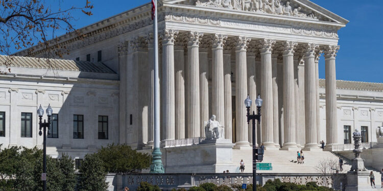 The US Supreme Court has permitted a Texas immigration law to stand, even in the face of federal opposition.