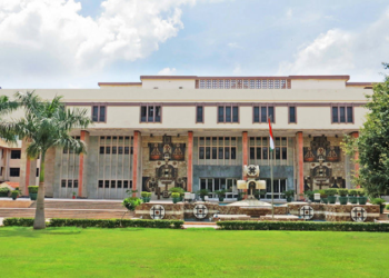 The Delhi High Court dismissed an exporter’s appeal due to non-compliance with notification conditions for exporting banned non-basmati white rice.