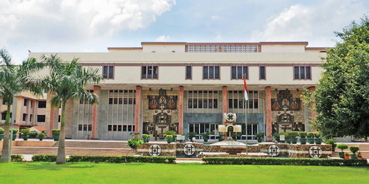 The Delhi High Court dismissed an exporter’s appeal due to non-compliance with notification conditions for exporting banned non-basmati white rice.