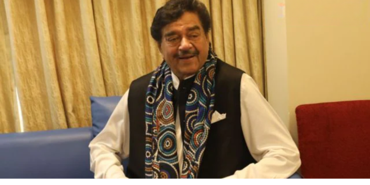 Shatrughan Sinha remarked that Prime Minister Modi is the only leader in any democratic country worldwide who has not held a press conference in the past 10 years.