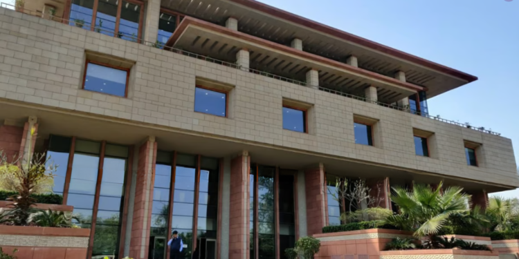 The Delhi High Court has ruled that an agreement obtained through intentional fraud is subject to being voided, even if the deceived party could have uncovered the truth.