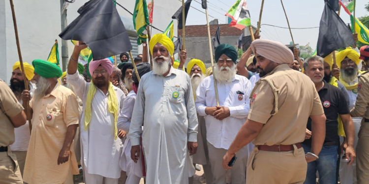 As farmers block BJP in Haryana and Punjab, the party has held meetings with election officials. Candidates express feeling “reduced to begging.”