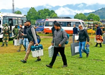 For Kashmiri Pandits, elections in Srinagar mean special polling stations in Jammu” – highlighting the significance of the voting process for this community.