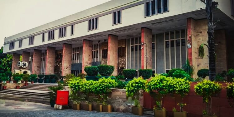 “Delhi High Court: Shashi Tharoor’s ‘Scorpion’ Remark Against PM Modi Harmed Hindus, Defamed BJP and Modi”