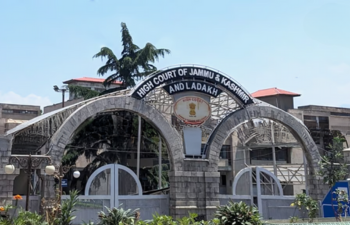 The Kerala High Court has rejected the anticipatory bail plea of actor Siddique in connection with a rape case.