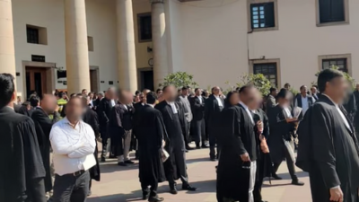 Supreme Court lawyers protest against the restriction of the canteen menu during the Navratri festival