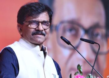 The Sessions Court has suspended the sentence and granted bail to Sanjay Raut in a defamation case.