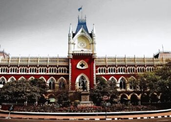 The Calcutta High Court has overturned the West Bengal government’s decision to regulate employment in the private sector.