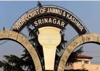 The Centre increases the sanctioned strength of the Jammu and Kashmir High Court from 17 to 25.
